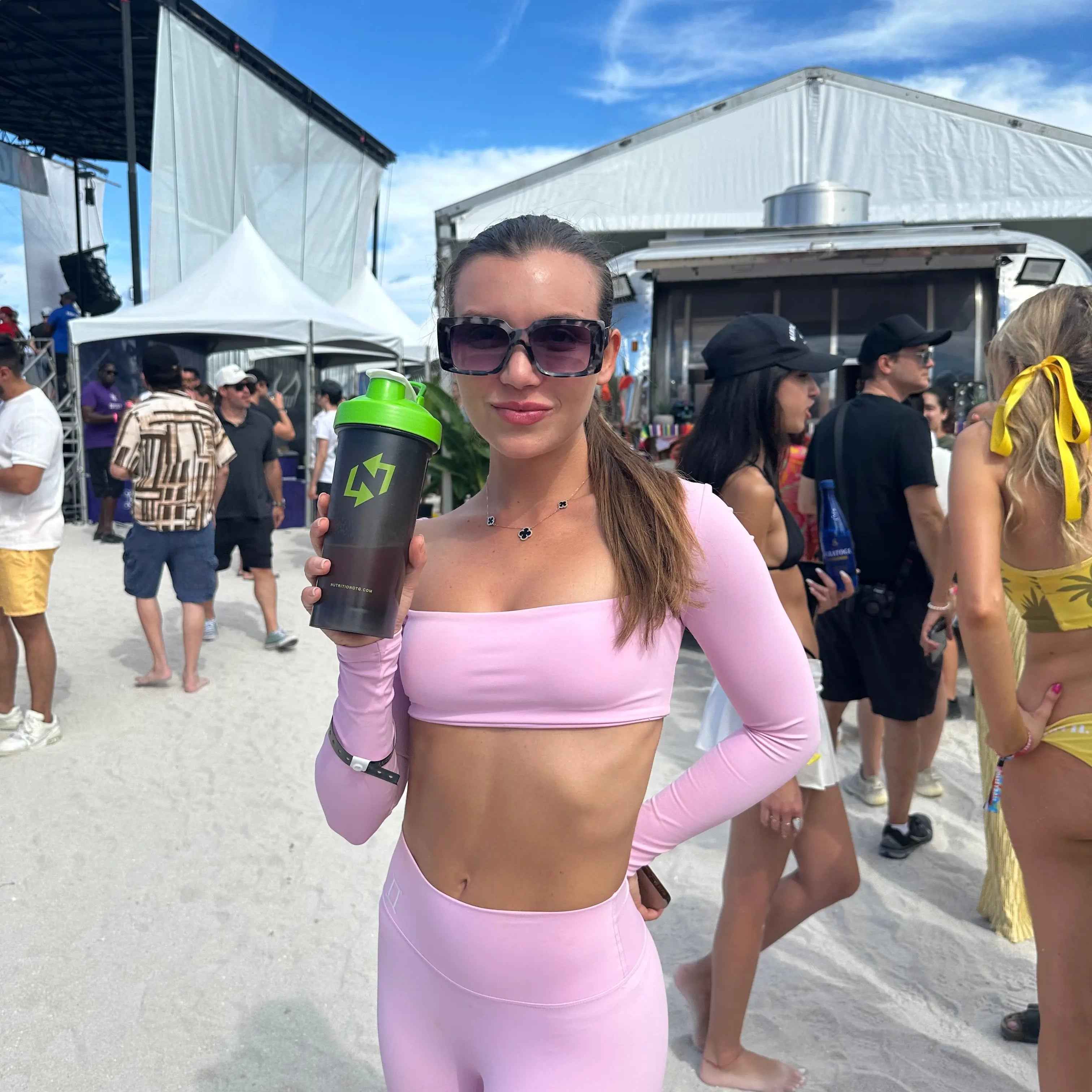 Shaker Bottle - Free Gift Nutrition On The Go™